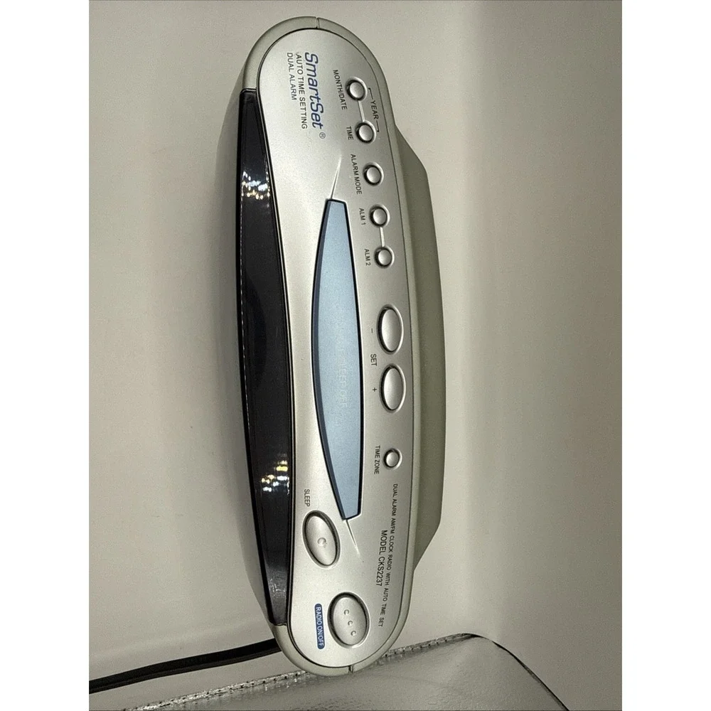 Emerson Research CKS2237 SmartSet Alarm/ Atomic Clock Radio, Silver-Tested Works